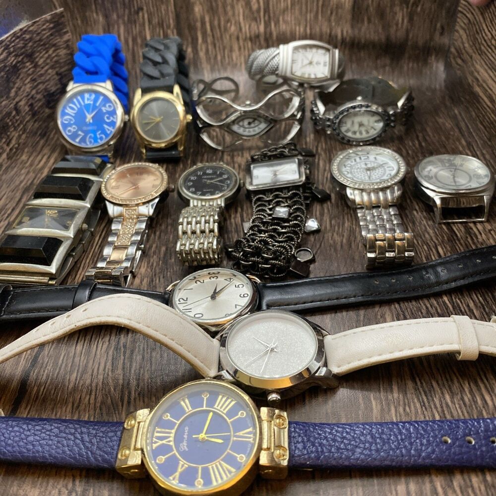 14 Women’s Watches Lot Great Condition
